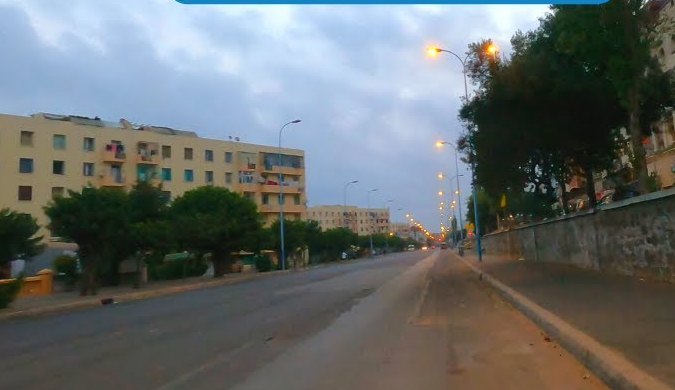 الشاحنات الكبرى تحجب الرؤية بشارع القوات المساعدة… ومطالب بتدخل عاجل لحماية مستعملي الطريق..